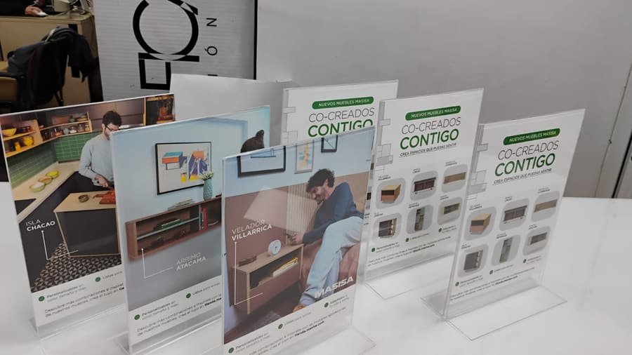Exhibidores POP acrílicos con gráfica impresa por Gráfica VCV